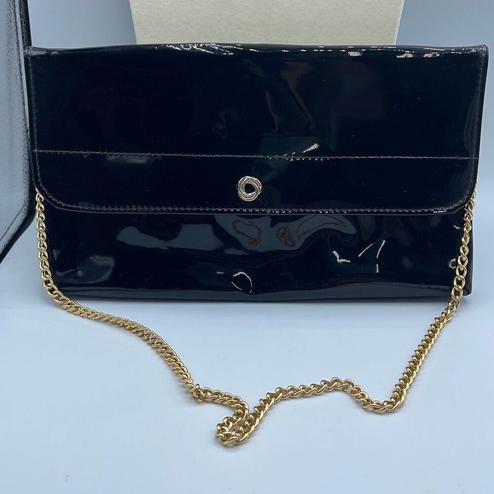 Vintage faux black patent leather shoulder bag.